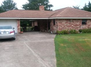2063 Robinson Ln, Madisonville, TX 77864