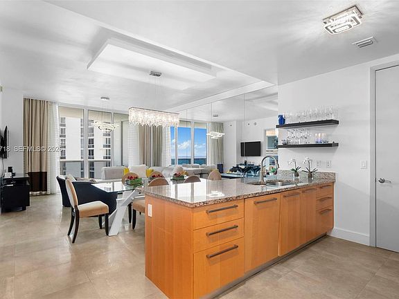 3rd image of 15901 Collins Ave APT 1502