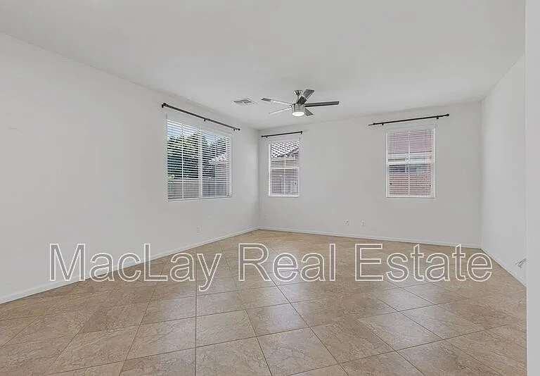3263 S Miller Dr — Photo 6