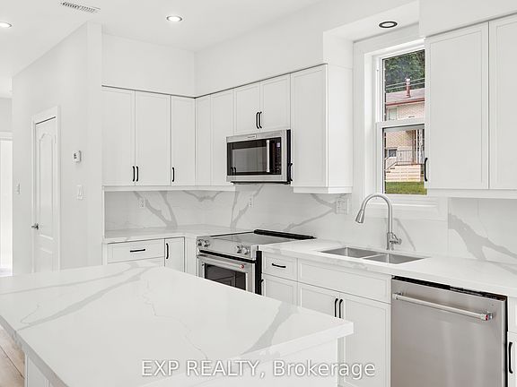 5th image of 131 Saint George St