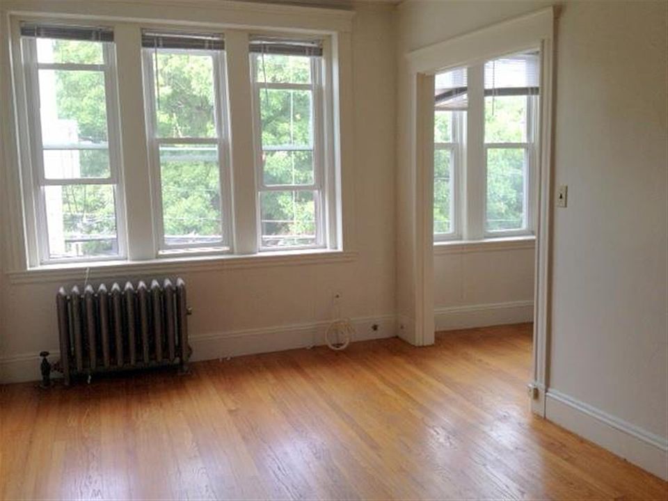 2nd image of 170 Maple St #109A