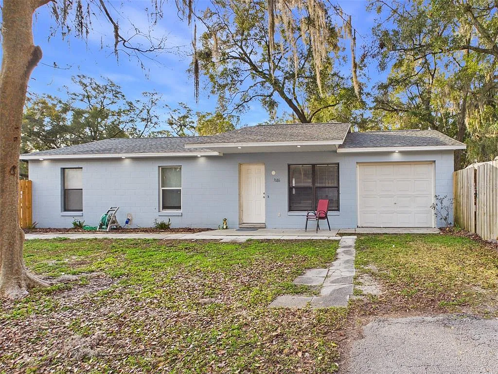 3 bed, 2.0 bath, 1050 sqft, $1,700 — Photo 2