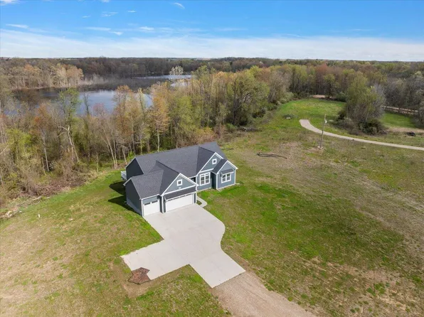 8275 McArthur Ave, Belding, MI 48809