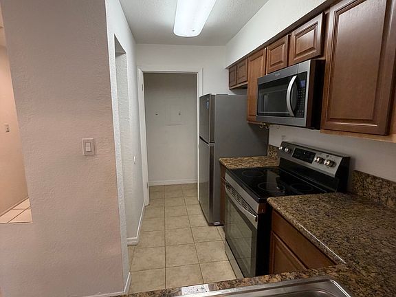 3rd image of 224 Afton Sq Unit 108