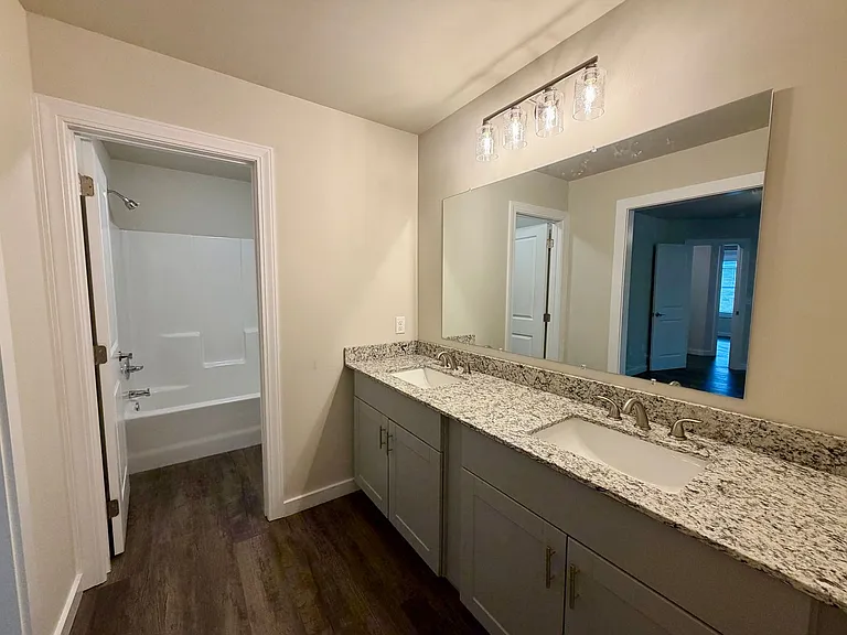 14 Lexington Ct — Photo 6