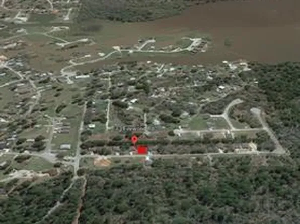 13 Firewood Rd, Huntsville, TX 77340