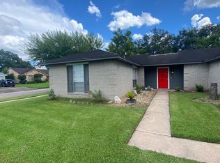 2870 Virginia Colony Dr, Webster, TX 77598