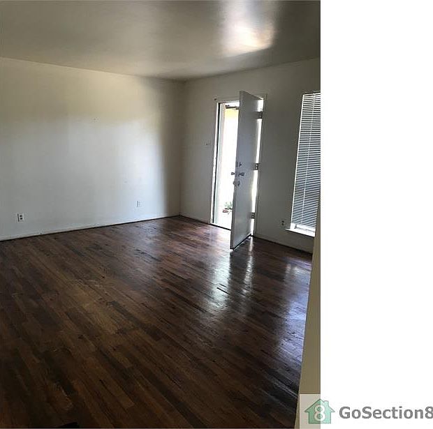 1st image of 5645 Gaston Ave #104