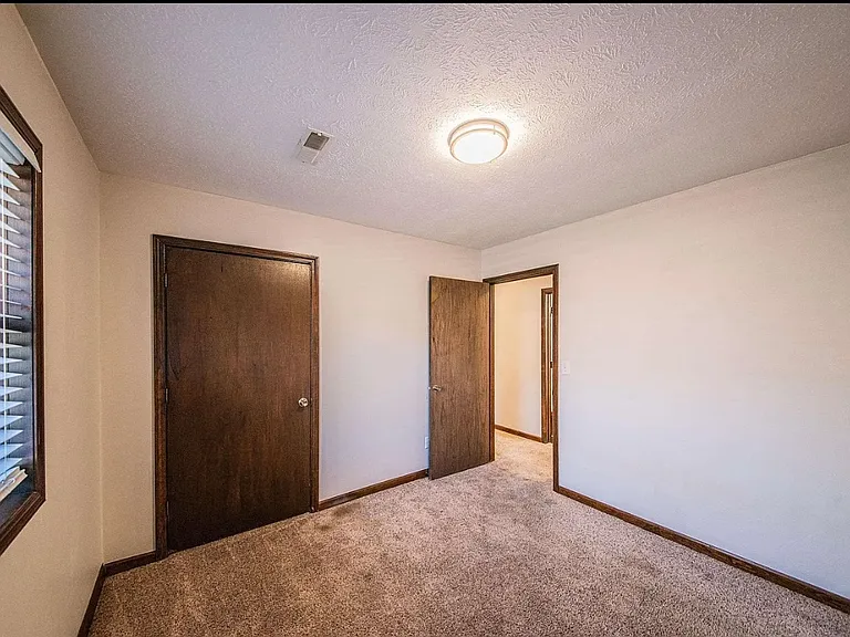 830 Sanders Ave — Photo 14