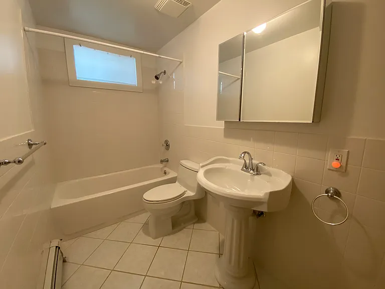 35 Oakwood Rd #35 — Photo 7