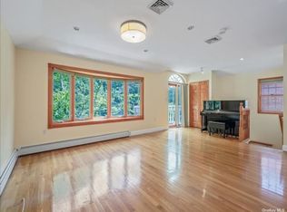 6454 233rd St, Oakland Gardens, NY 11364