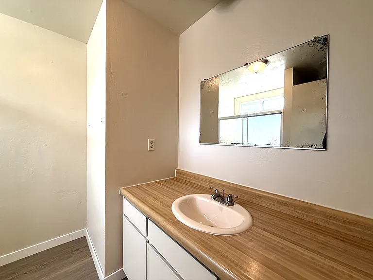 1505 W 3rd St #C — Photo 7