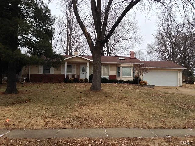 807 Streiff Ln photo 1