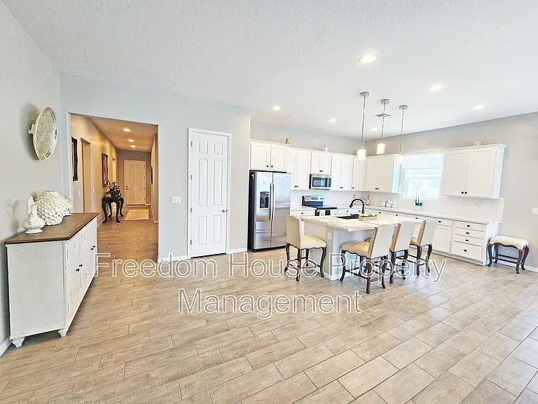 4901 Fairwood Ct — Photo 31