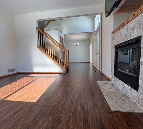 2nd image of 665 Kingfisher Ln