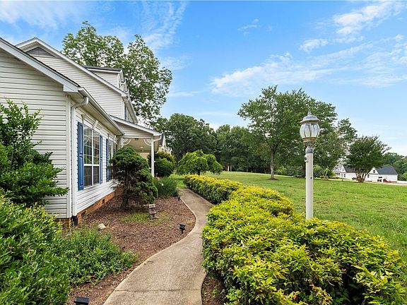 5th image of 104 Wren Crossing Ct