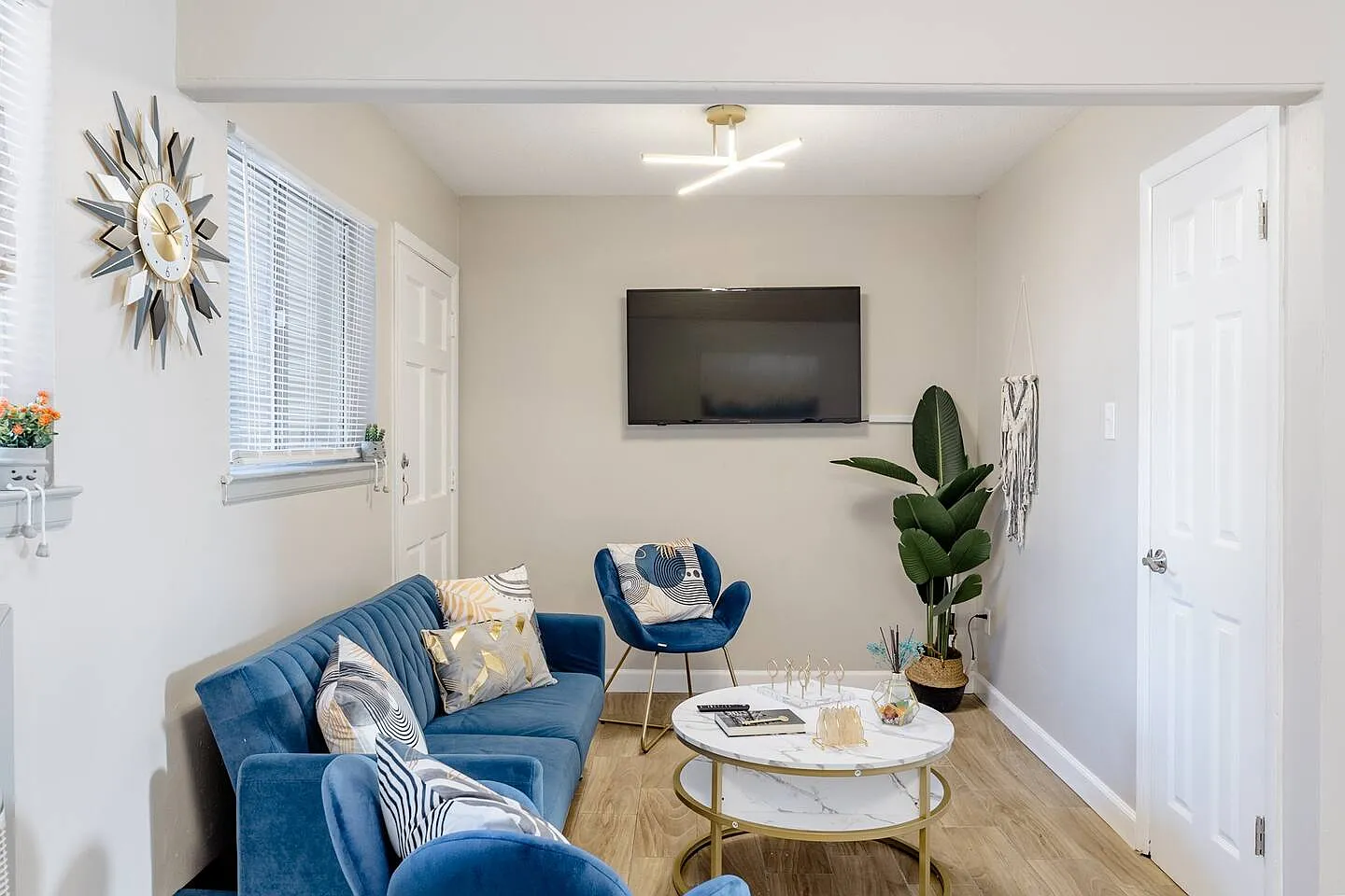 461 S Highland Street — Photo 3