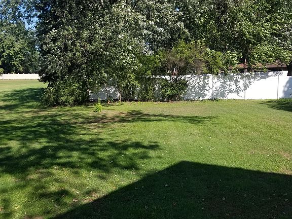 5th image of 369 E 32nd St