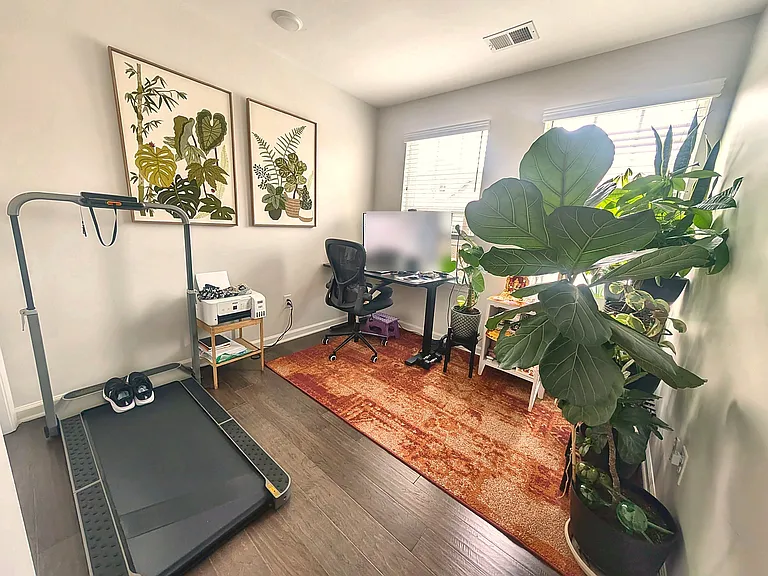 Home office / bedroom