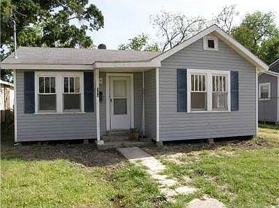 1st image of 906 Celeste St