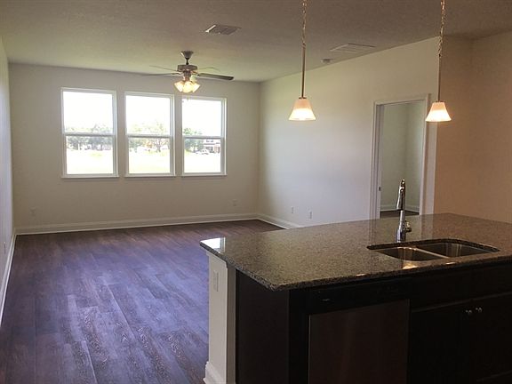 4th image of 865 Sunny Stroll Dr