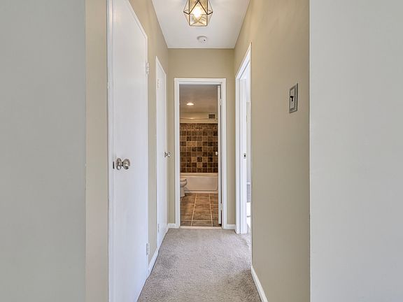 4th image of 4201 Cathedral Ave NW APT 212W