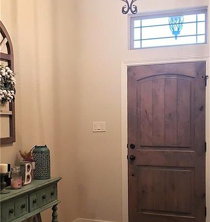 2nd image of 122 Sunny Ln
