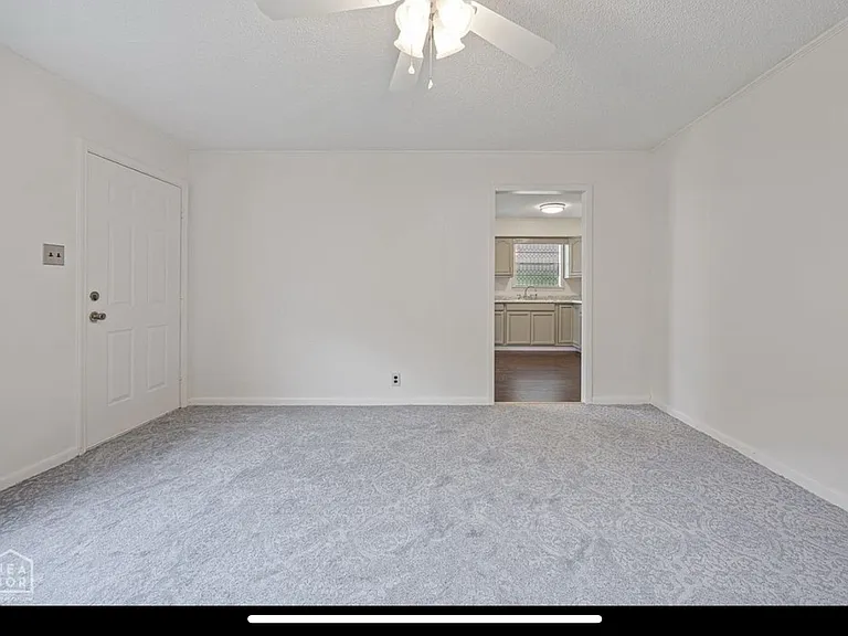 804 S Franklin St — Photo 5