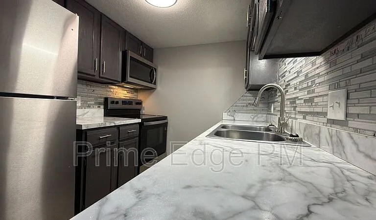 4520 Calvert St #6 — Photo 9