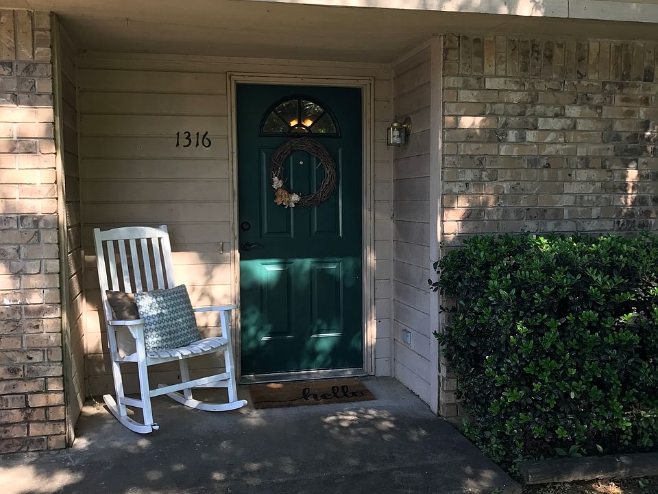 2nd image of 1316 N Pine Creek Dr