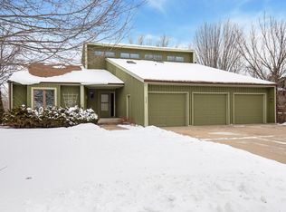 936 Pleasant View Ct, Northfield, MN 55057