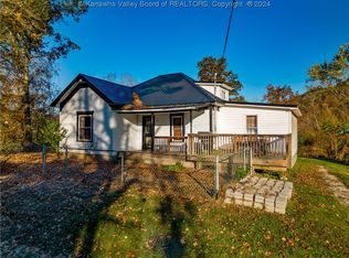 104 1st Ave, Bancroft, WV 25011