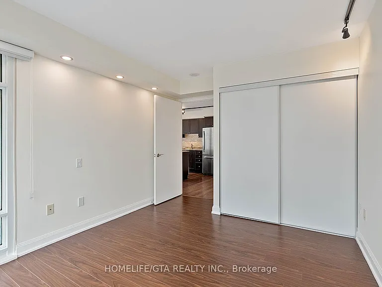 2191 Yonge St #1905 — Photo 24