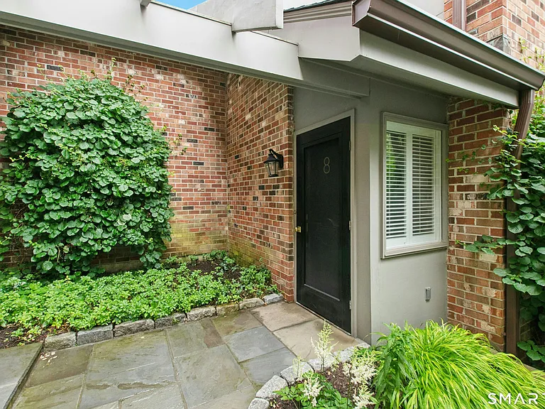 377 Main St #8 — Photo 2