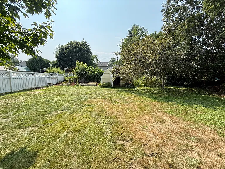 66 Davis Pkwy — Photo 4