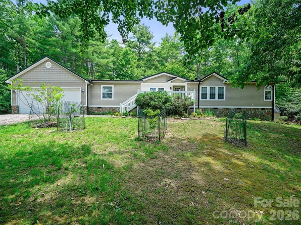 201 Franklin Village Rd, Spruce Pine, NC 28777