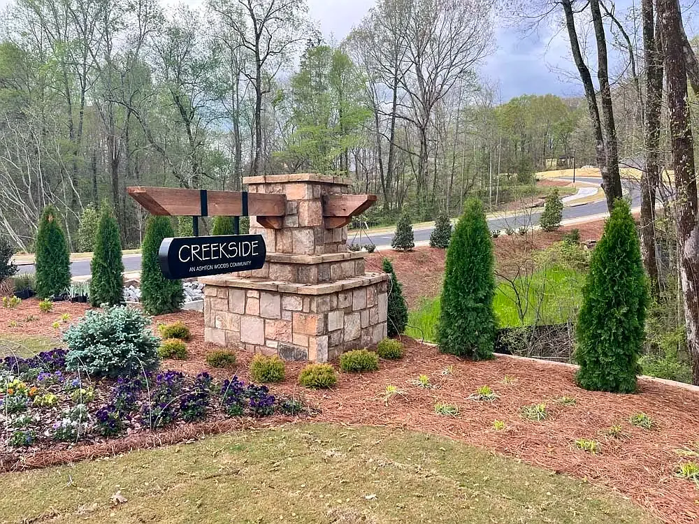 5 bed, 3208 sqft, $2,700 — Photo 3