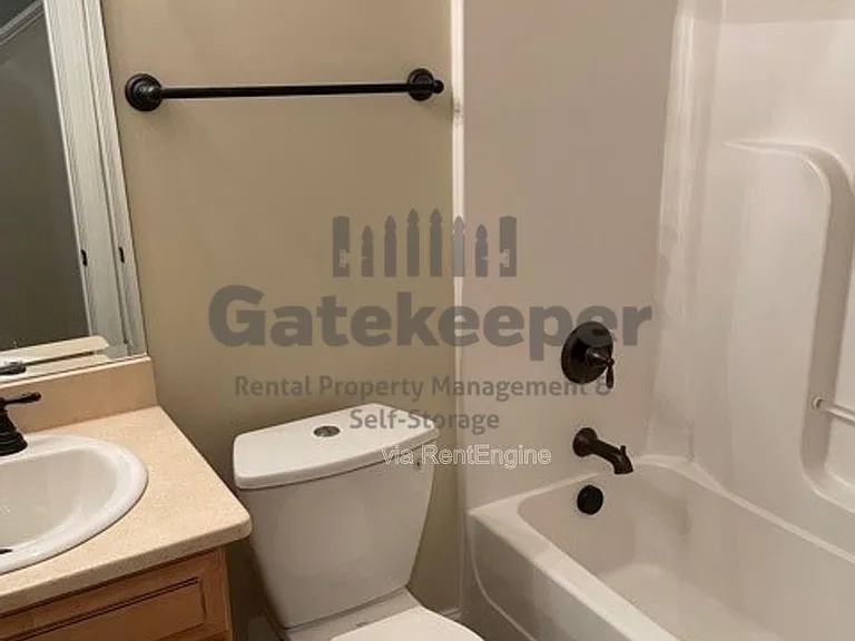 607 Lexington Vlg — Photo 12