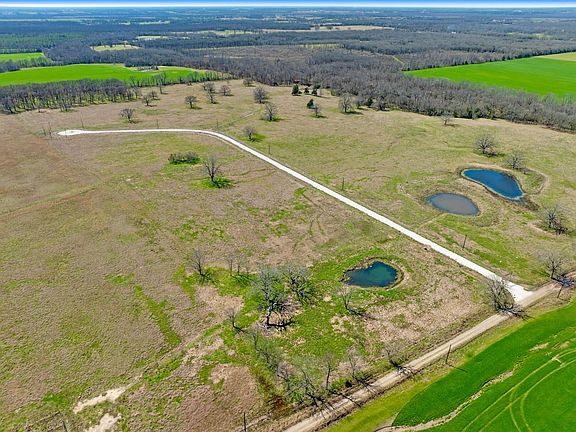 3rd image of 17 Quail Hollow Trl