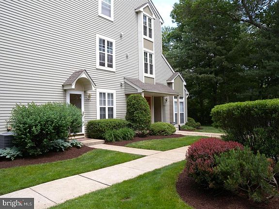 2nd image of 1907 Sutton Pl