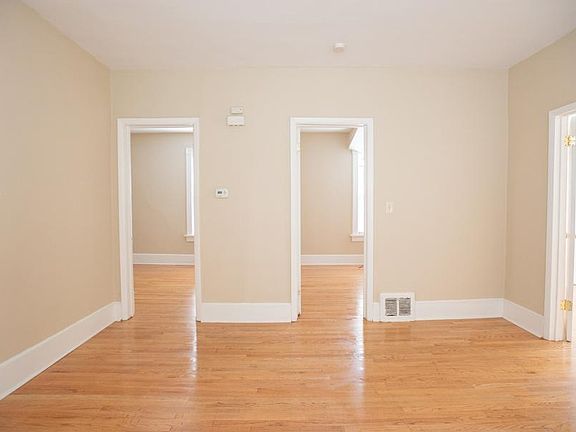 4th image of 2429 N Farwell Ave