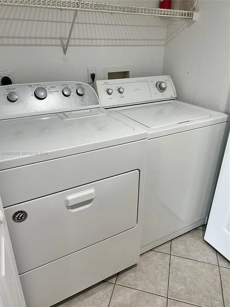 2 bed, 2.0 bath, 1054 sqft, $2,300 — Photo 4