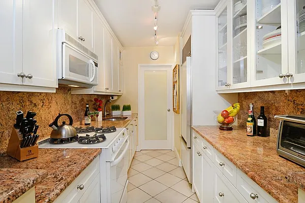 Sold by Corcoran | media 3