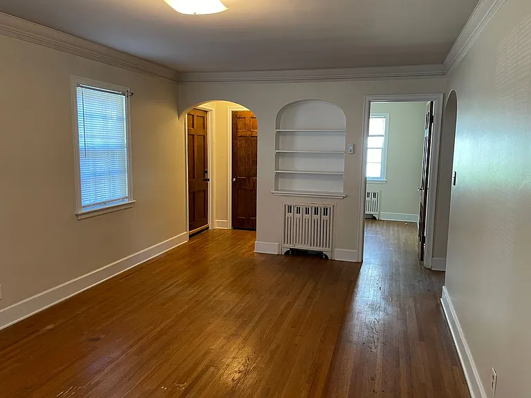 519 E Center St — Photo 6