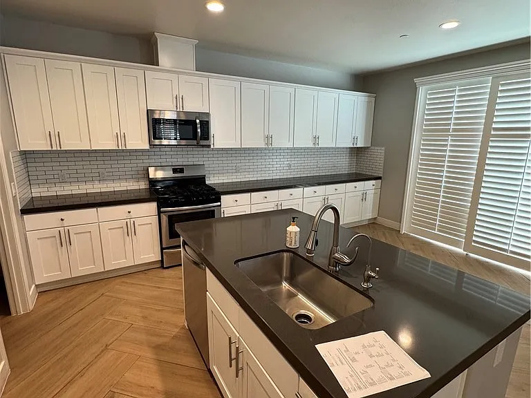501 Villa Way — Photo 11