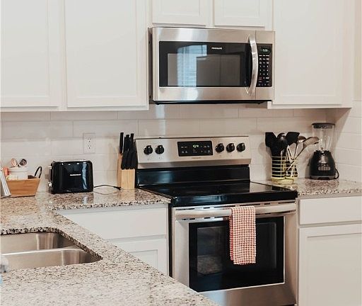 4th image of 1017 E Starling St