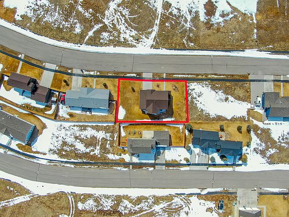 4th image of 845 Driftwood St
