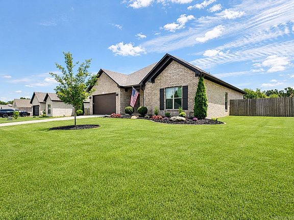 4th image of 29 Wedgewood Dr