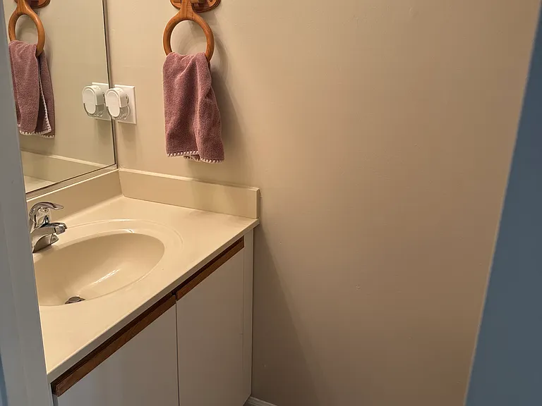 801 Albion Pl — Photo 16