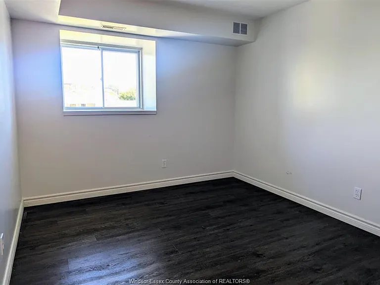 1323 Langlois Ave #302 — Photo 8